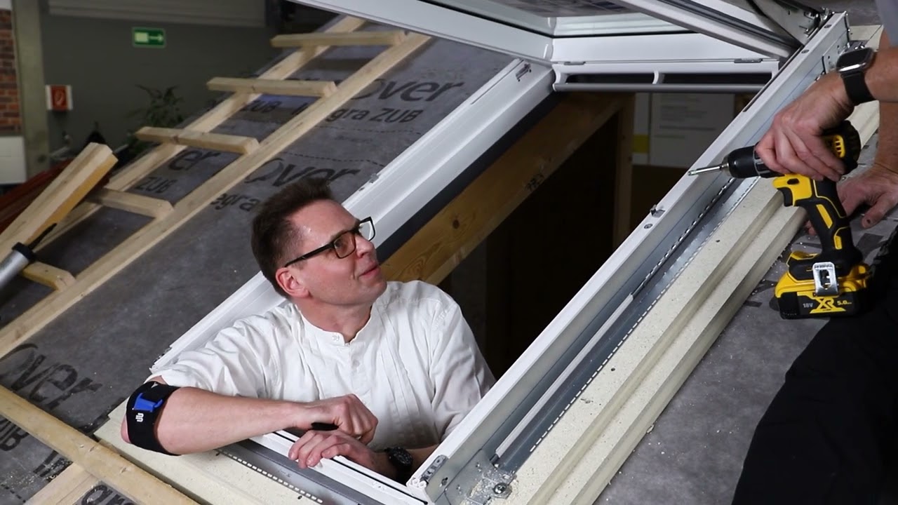VELUX Dachflächenfenster einbauen – Einbau Blendrahmen & Fensterflügel